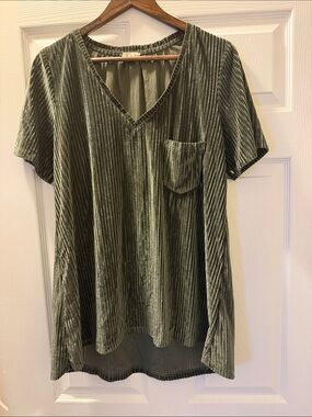 POL Women's Olive Green Velvet Ribbed V-Neck Top